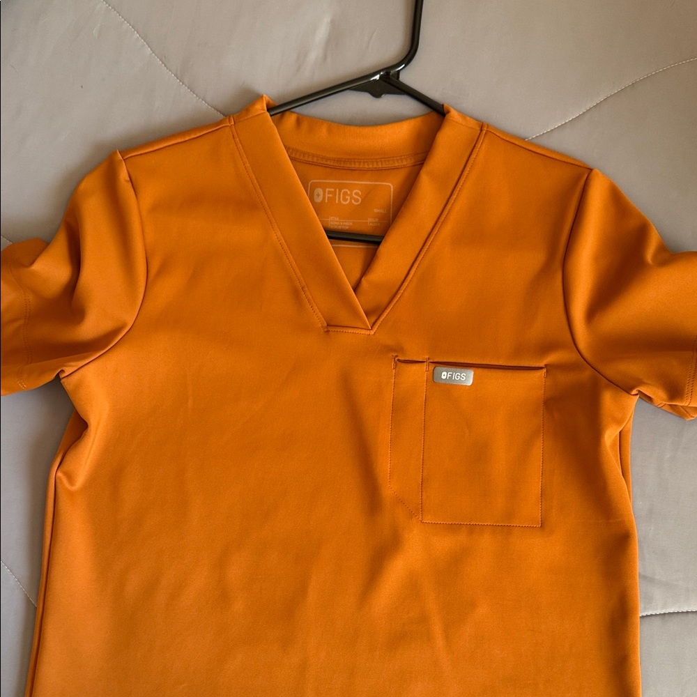 Figs Alder V-Neck Scrub Top with Chest Pocket